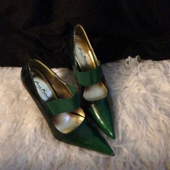 Shoes - Picture 1 of 3
